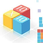 다양한 색상의 블록과 10 x 10이 쓰인 큐브 두 개