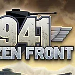 1941 FROZEN FRONT 텍스트가 중앙에 있고 뒤에는 전차 이미지와 날개 모양이 배경으로 있는 로고