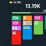 다양한 색상의 숫자 블록들이 정렬되어 있는 화면