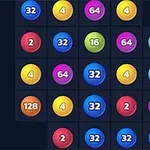 다양한 색상의 숫자 공들이 격자 모양으로 배열되어 있습니다