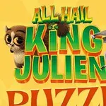 두 마리의 애니메이션 캐릭터가 노란 배경 앞에 있으며, ALL HAIL KING JULIEN PUZZLE 텍스트가 중앙에 있습니다