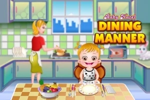 부엌에서 아기가 식탁에 앉아 식사를 기다리고 있으며, 뒤쪽에 여성이 요리를 준비하고 있는 모습