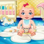 금발 아기와 장난감이 달린 밝고 아늑한 유아실 내부