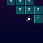 파란 배경 위에 다양한 숫자가 적힌 네모난 블록들이 배열되어 있고, 아래에는 공이 발사 준비중인 모습이 보인다