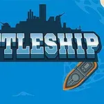 파란 배경 위에 전함의 실루엣과 BATTLESHIP이라는 글자가 중앙에 있고, 오른쪽 하단에 작은 배가 있습니다