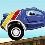 파란색 바디에 노란색과 빨간색 줄무늬가 있는 자동차가 경사로 위를 달리는 모습