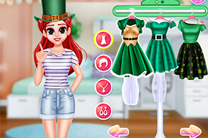 빨간 머리 소녀가 초록색 모자를 쓰고 방에서 세 개의 초록 드레스를 보고 있는 장면