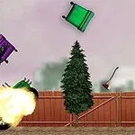 고릴라가 나무 펜스를 넘어 공중에 던져진 두 개의 의자와 바퀴 폭발과 함께 있는 장면