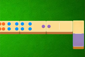 초록 배경 위에 주황색과 파란색 점이 있는 직사각형 타일이 배열되어 있습니다