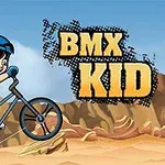 소년이 BMX 자전거를 타고 사막을 배경으로 점프하는 모습