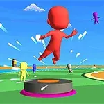 다양한 색상의 캐릭터들이 푸른 하늘 아래 원형 플랫폼 주위에서 점프하고 있는 모습