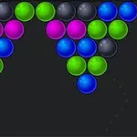 다양한 색상의 공들이 삼각형 모양으로 배열된 이미지