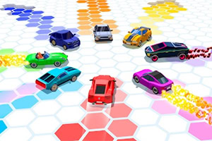 일곱 대의 다양한 색깔의 자동차들이 육각형 타일 바닥 위를 움직이는 장면
