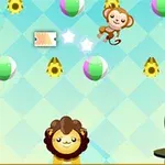 원숭이와 고양이, 사자 캐릭터가 무대에서 다양한 알록달록한 공과 함께 등장한 장면