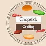 햄버거 재료와 Chopstick Cooking 텍스트가 원형 디자인 안에 배치되어 있는 이미지