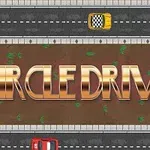 도로 위의 트랙을 따라 달리는 빨간색과 노란색 자동차, 중앙에 CIRCLE DRIVE라는 금색 텍스트