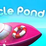 밝은 하늘 아래 분홍색 보트와 구명 튜브