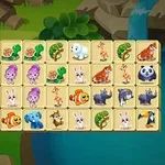 다양한 동물과 식물 이미지가 그려진 타일이 격자 형태로 배열되어 있는 화면
