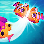 밝고 화려한 색상의 만화 스타일 물고기 세 마리가 푸른 바닷속을 배경으로 헤엄치고 있다