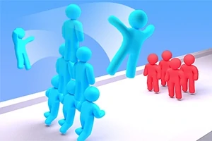 파란색 사람 모양 캐릭터들이 피라미드 형태로 쌓여 있고, 한 캐릭터는 공중에 떠 있으며, 빨간색 캐릭터들은 길 위에 서 있는 장면