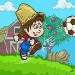 밀짚모자를 쓴 아이가 축구공을 차고 있으며, 배경에는 사과나무와 헛간, 양이 보인다