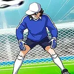 축구 골문 앞에서 파란 유니폼과 모자를 쓴 골키퍼가 공을 막으려고 준비하는 모습