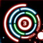 검은 배경에 빛나는 빨강, 파랑, 초록색 원과 숫자 3이 중앙에 있고, 하얀 빛의 공이 오른쪽에서 왼쪽으로 움직이고 있다