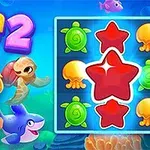 바다 테마의 만화 스타일 이미지로, 왕관을 쓴 노인이 삼지창을 들고 있으며 거북이, 상어, 오징어 등 다양한 바다 동물들이 보드 게임 형식으로 배치되어 있다