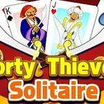화려한 의상을 입은 두 카드 캐릭터와 Forty Thieves Solitaire라는 텍스트가 있는 이미지