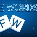파란색 배경에 FREE WORDS라는 글자와 F, W가 적힌 두 개의 흰 타일이 나란히 배치되어 있습니다