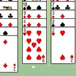 여러 종류의 카드가 수직으로 배열된 게임 화면