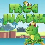 왕관을 쓴 개구리가 나무 위에 앉아 있고, 뒤에는 숲과 하늘이 배경으로 보이는 이미지