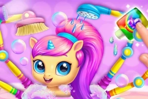 파스텔 색상의 배경 앞에 다채로운 털과 큰 눈을 가진 유니콘 캐릭터가 여러 도구로 목욕을 하고 있는 모습