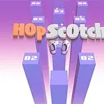 보라색 기둥 위에 있는 신발과 HOPSCOTCH라는 단어가 떠 있는 이미지