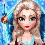 금발의 여성이 크리스마스 장식으로 꾸며진 배경 앞에 서 있는 모습