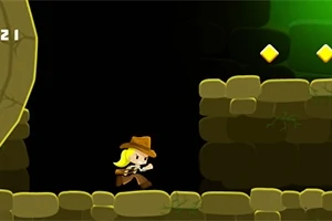 탐험 모자를 쓴 금발 캐릭터가 돌로 된 플랫폼에서 달리고 있으며, 옆에는 거대한 구르는 바위와 하늘에 황금 다이아몬드 두 개가 있다