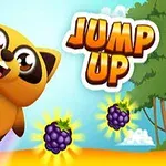 귀여운 너구리가 밝은 숲 배경에서 점프하며 검은 열매를 향해 있는 모습