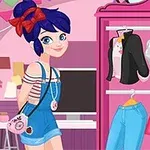 여자 캐릭터가 옷장이 있는 방에서 옷을 고르는 모습