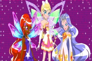 세 명의 요정 소녀들이 밝고 화려한 날개와 의상을 입고 서 있는 모습