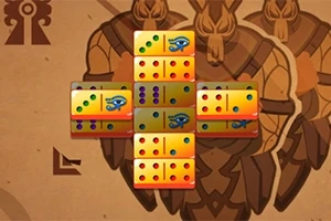 점과 상징이 있는 도미노 타일들이 중앙에 십자 모양으로 배열되어 있고, 배경에는 전사의 그림이 있습니다