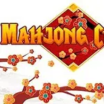 붉은색 배경의 마름모와 MAHJONG CHAIN이라는 글자, 주변에 피어 있는 붉고 노란 꽃들이 있는 나무 가지