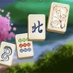 녹색 자연 배경 위에 위치한 네 개의 마작 패, 뒤로는 핑크색 벚꽃이 보인다