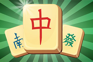 세 개의 마작 패가 중앙에 배치되어 있으며, 각각 빨간색, 파란색, 초록색 한자가 그려져 있고, 녹색 배경 위에 놓여 있다