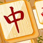 중앙에 빨간색 중국 문자가 있는 나무 타일과 주변에 다양한 무늬의 타일들