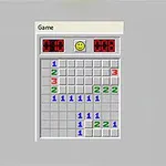 회색 배경 위에 작은 그리드와 웃는 얼굴 아이콘이 있는 간단한 퍼즐 보드