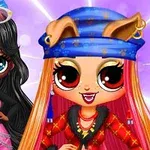 두 명의 캐릭터가 각각 스타일리시한 의상과 아이템을 착용하고 있다