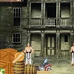 오래된 저택 앞에 두 사람과 여러 나무 상자, 나무통, 오래된 자동차가 있는 장면