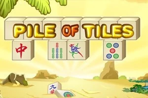 노란색 해변 배경 위에 여러 개의 마작 타일과 큼지막한 PILE OF TILES 문구가 있습니다