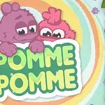 두 마리의 귀여운 캐릭터가 POMME POMME라는 문구를 잡고 있는 장면