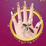 보라색 배경에 다양한 네일 아트와 반지를 낀 손 이미지